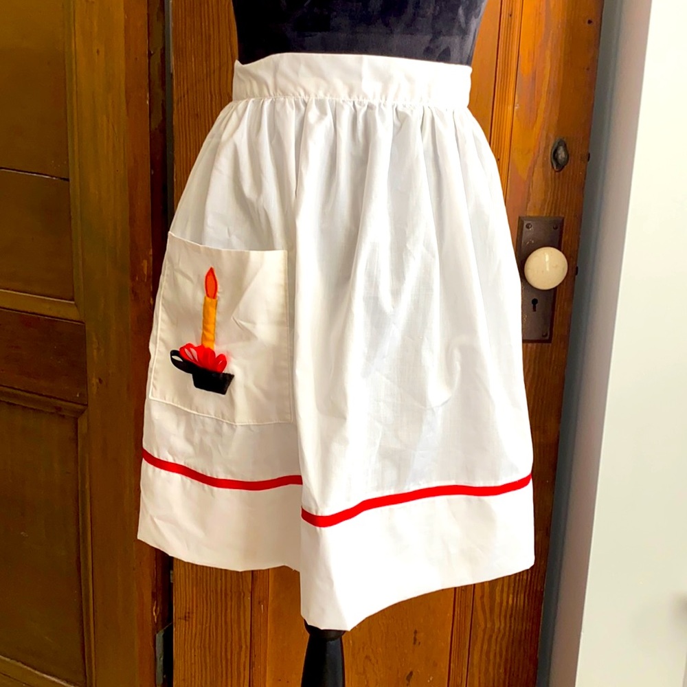 Vintage White Tie Apron with Candle on pocket